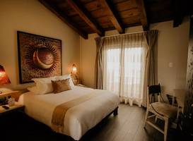 Plaza Gallery Hotel & Boutique 