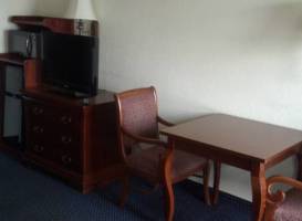 Rocky Mount Inn - Rocky Mount 