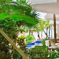 Playa Palms Beachfront Hotel 
