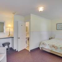 Falmouth Heights Motor Lodge