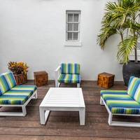 Chesterfield Hotel & Suites 