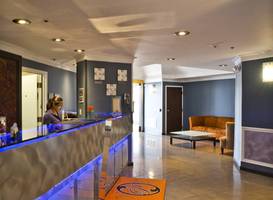 Crestview Hotel and Suites 