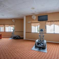The Admiralty Inn & Suites 