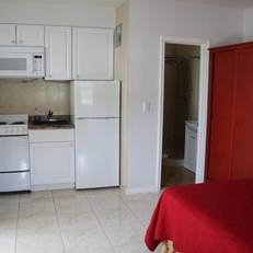 Breakaway Inn Guest House 