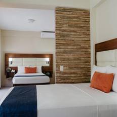 Hotel & Hostal San Miguel 