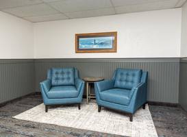 Oyster Bay Inn & Suites 