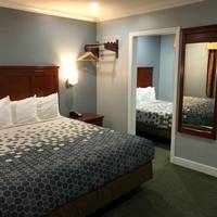 Redondo Inn and Suites 