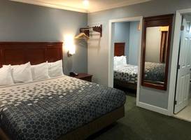 Redondo Inn and Suites 