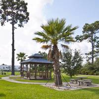 Winnie Inn and Suites 