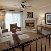 Pelican Inn & Suites 