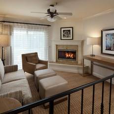 Pelican Inn & Suites 