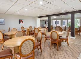 Madison Suites Hotel 