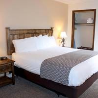 Dunham's Bay Resort 