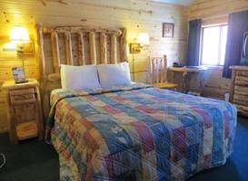 Cabins of Mackinaw 
