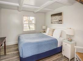 Cannon Beach Hotel 