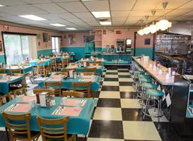 The Tidewater Inn 
