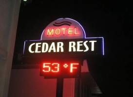 Cedar Rest Motel 