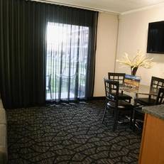 Periwinkle Inn 