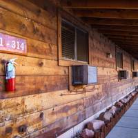 Red Stone Inn 
