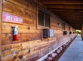 Red Stone Inn 