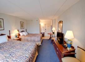 Ramada Utica 