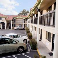 Bayhill Inn 