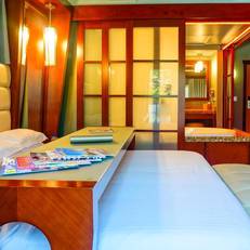 Shade Hotel 