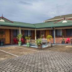 Arabella Motor Inn (formerly South Tweed Motor Inn)