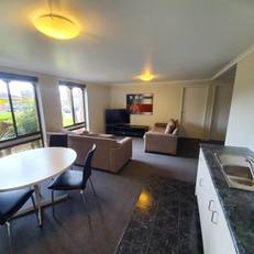 Arkana Motor Inn & Terrace Apartments