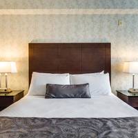 Monte Carlo Inn Oakville Road East