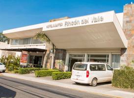 Hotel & Suites Rincon del Valle