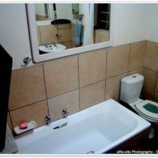 Santini Lace Self Catering Unit