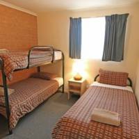 Beachcomber Motel & Apartments