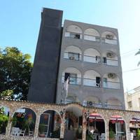 Le Village Hotel - Adults Only