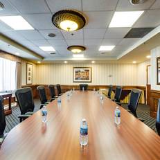 Monte Carlo Inn Airport Suites