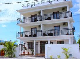 La Serenade Bed and Breakfast
