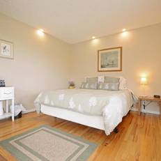 Gordon's Beach Farm Stay B&B