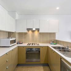 Quality Suites Pioneer Sands