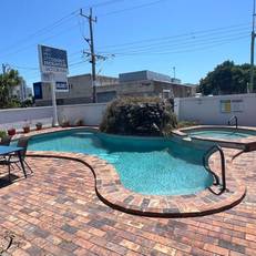 Cooks Endeavour Motor Inn