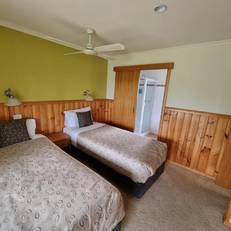 Golden Heritage Motor Inn