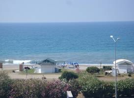 Happy Dreams Beach Hotel