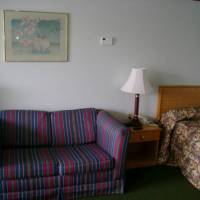 Colonial House Motor Inn