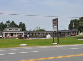 Colonial House Motor Inn