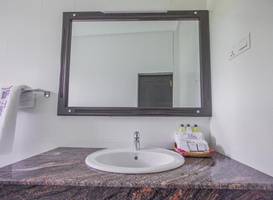 Villa Tissa Beach Resort
