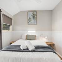 Coachhouse Marina Resort