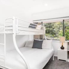 11 James Cook Apartment