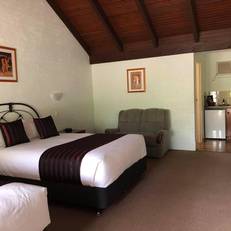 Olde Horsham Motor Inn