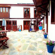 Amazon Petite Palace