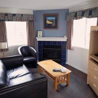 Banff Boundary Lodge
