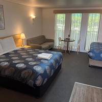 Tropicana Motor Inn